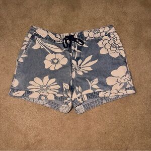 Tommy Hilfiger Shorts - Size 4